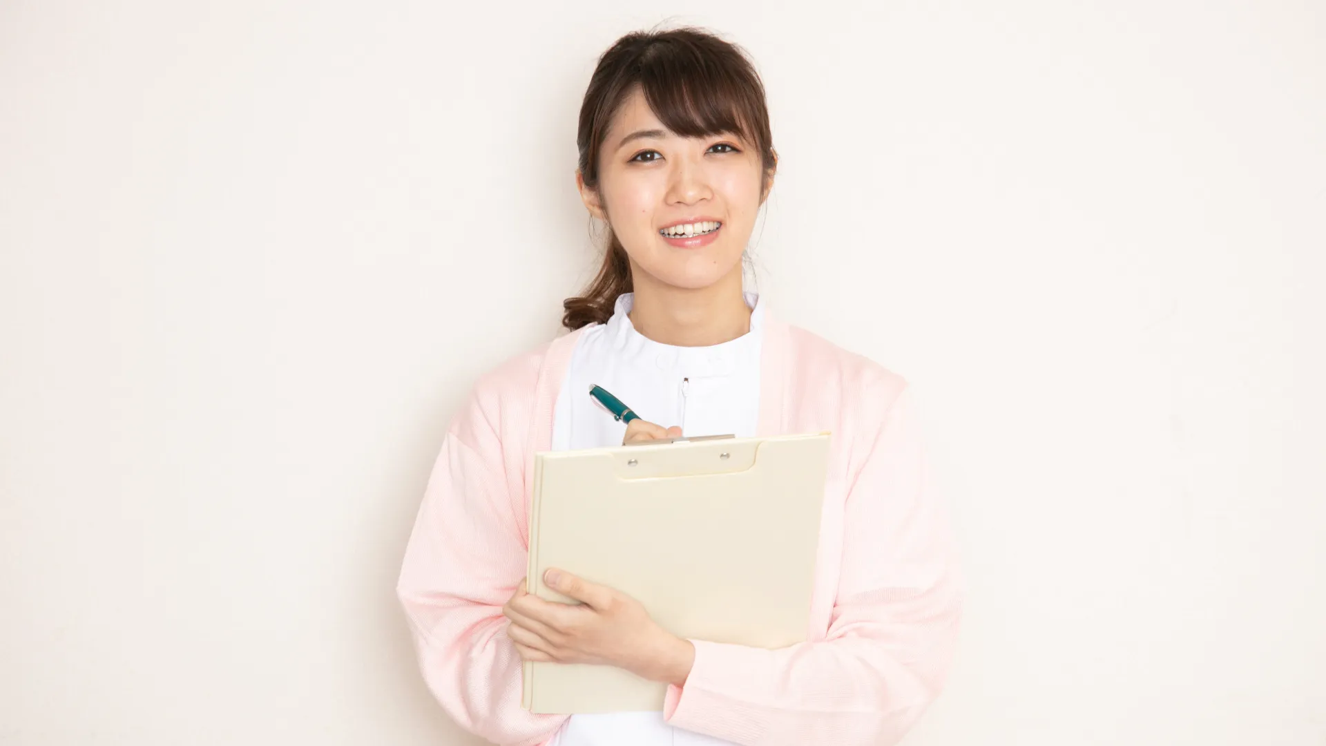 介護業界以外で働く場合