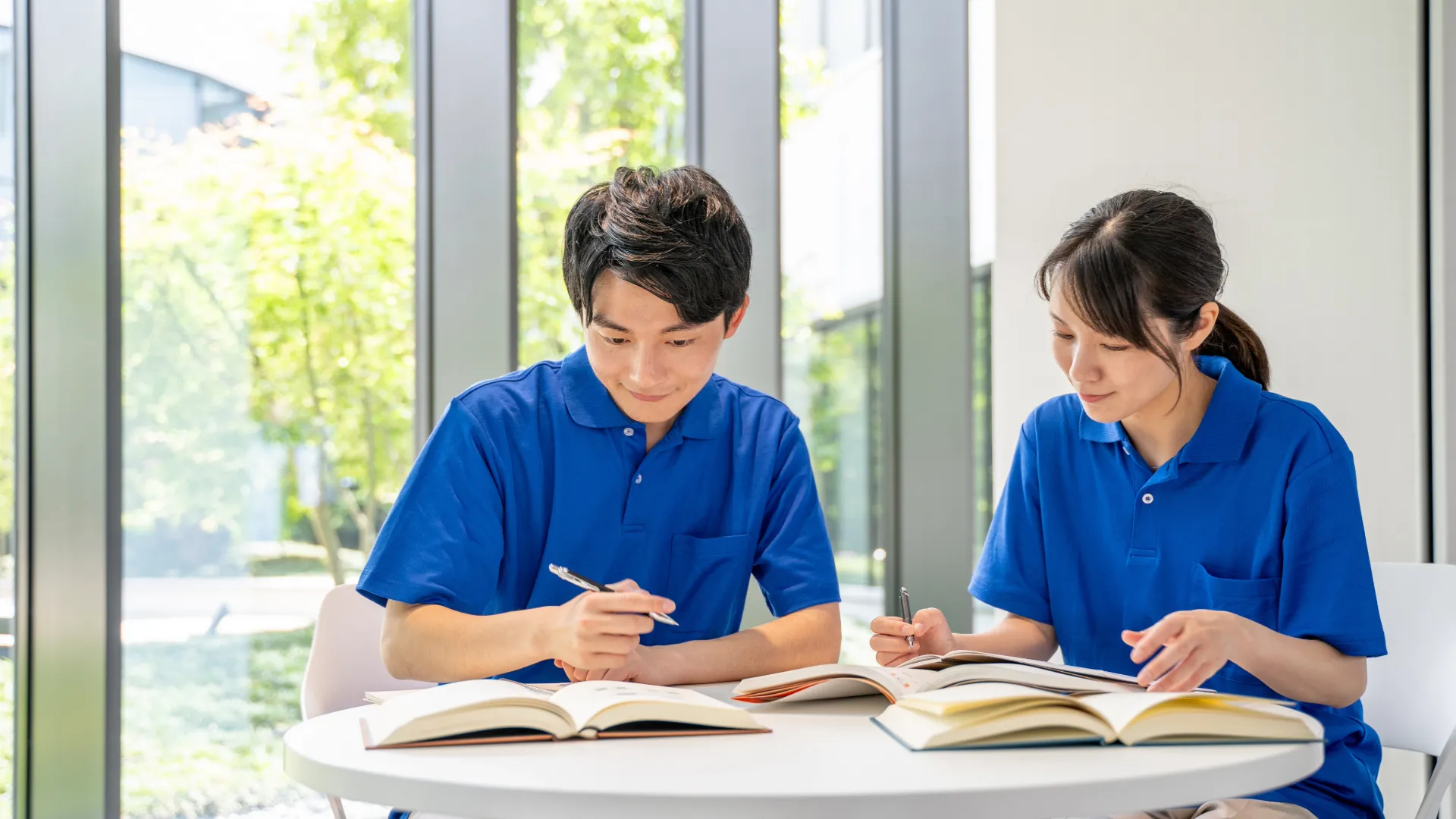 介護資格取得って難しい?